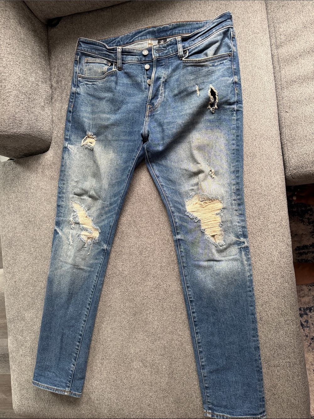 H&M Skinny Coupe Moulante & Denim Distressed Skinny Jeans in Blue Waist 36